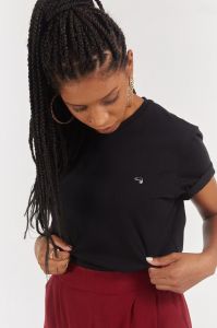 CAMISETA GOLA V CAMALEÃO - PRETA